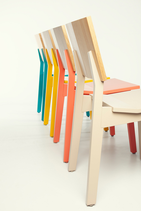 Stuhl "Hockn" in Farbe aus der Pühringer-Designlinie.