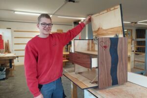 Mehr über den Artikel erfahren Romantik in Holz gegossen